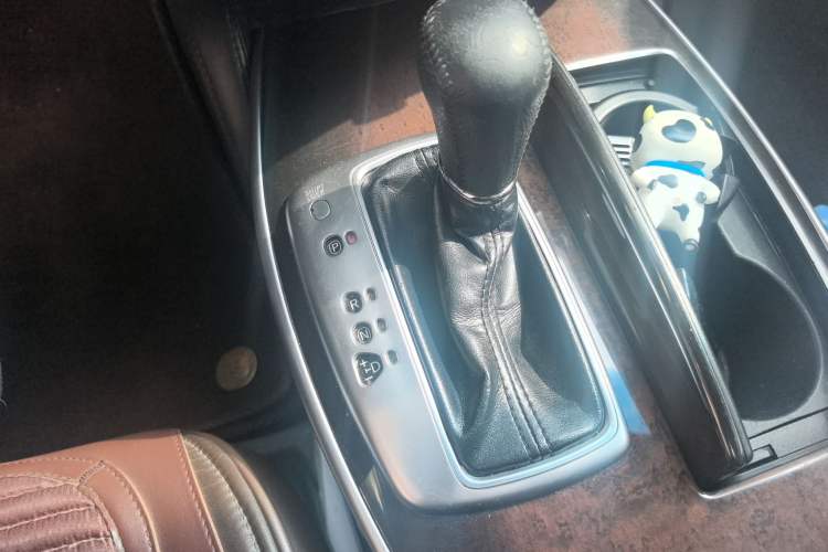 Used Infiniti QX60 2014 3.5L Two-Wheel Drive Excellence Edition Gear Lever