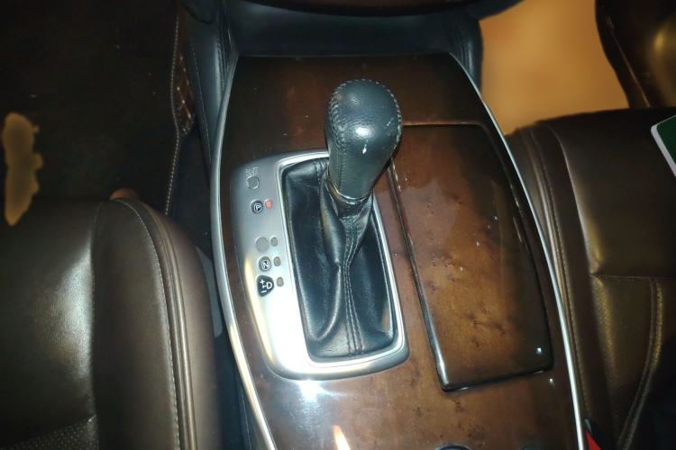 Used Infiniti QX60 2014 3.5L Four-Wheel Drive All-Terrain Version Gear Lever