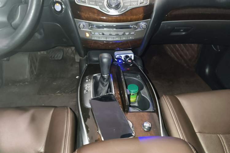 Used Infiniti QX60 2014 2.5 S/C Hybrid All-Wheel-Drive Versatile Edition Gear Lever