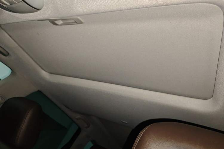 Used Infiniti QX60 2014 2.5 S/C Hybrid Two-Wheel Drive Excellence Edition Headliner