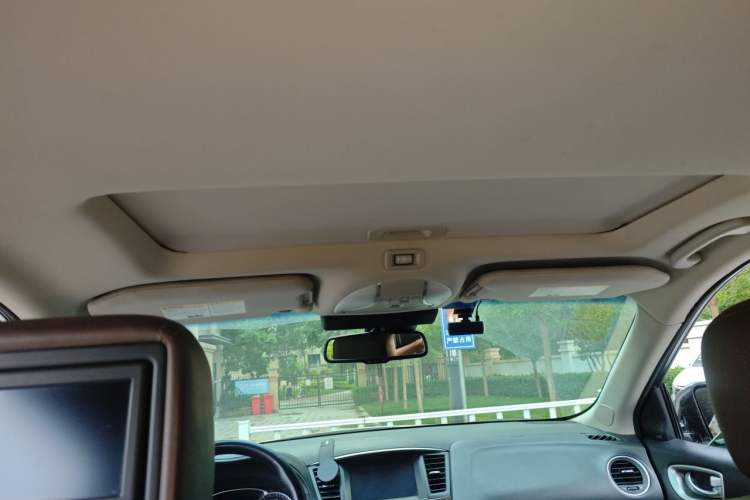 Used Infiniti QX60 2014 3.5L Four-Wheel Drive All-Terrain Version Headliner