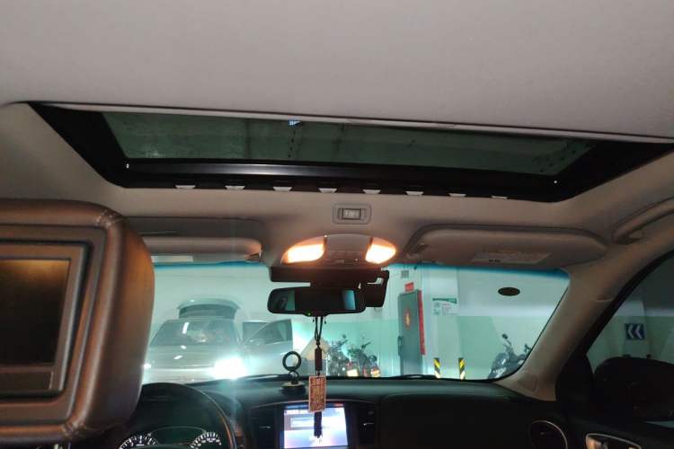 Used Infiniti QX60 2014 3.5L Four-Wheel Drive All-Terrain Version Headliner