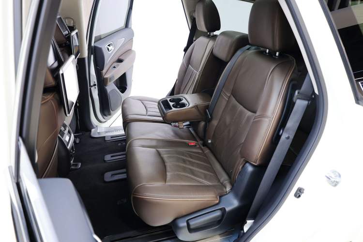 Used Infiniti QX60 2014 2.5 S/C Hybrid All-Wheel-Drive Versatile Edition Interior 10