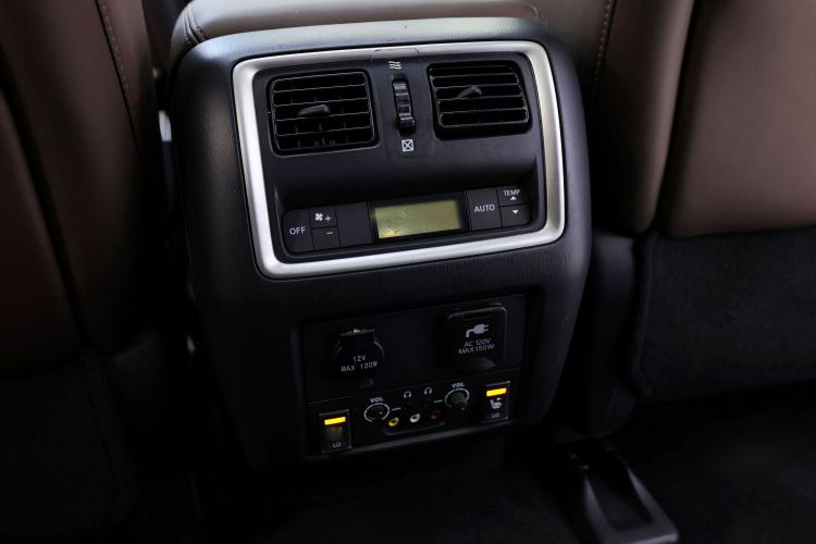 Used Infiniti QX60 2014 2.5 S/C Hybrid All-Wheel-Drive Versatile Edition Interior 13