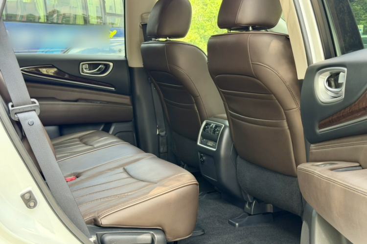 Used Infiniti QX60 2014 2.5 S/C Hybrid Two-Wheel Drive Excellence Edition Interior 4