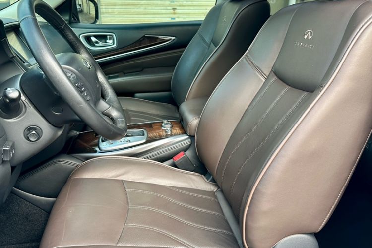 Used Infiniti QX60 2014 3.5L Four-Wheel Drive All-Terrain Version Interior 4