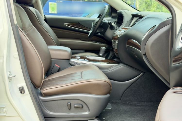 Used Infiniti QX60 2014 2.5 S/C Hybrid Two-Wheel Drive Excellence Edition Interior 6
