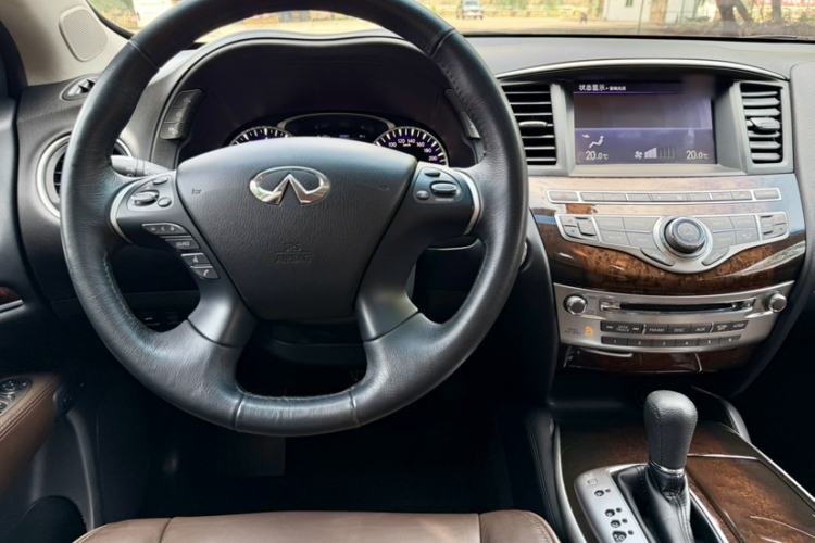 Used Infiniti QX60 2014 2.5 S/C Hybrid Two-Wheel Drive Excellence Edition Interior 8