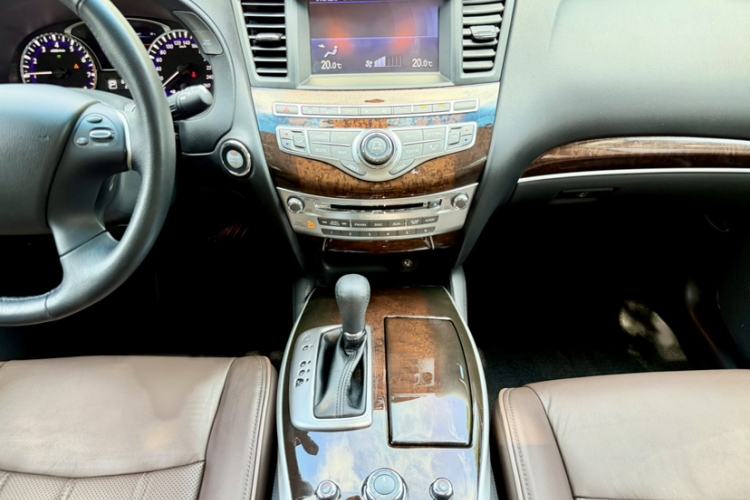 Used Infiniti QX60 2014 2.5 S/C Hybrid Two-Wheel Drive Excellence Edition Interior 9