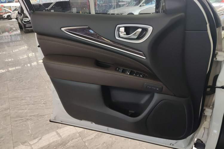 Used Infiniti QX60 2014 2.5 S/C Hybrid Two-Wheel Drive Excellence Edition Left Front Door Interior