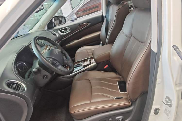Used Infiniti QX60 2014 2.5 S/C Hybrid Two-Wheel Drive Excellence Edition Left Front Seat