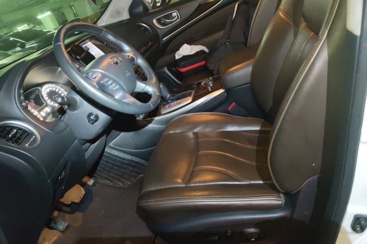 Used Infiniti QX60 2014 2.5 S/C Hybrid Two-Wheel Drive Excellence Edition Left Front Seat