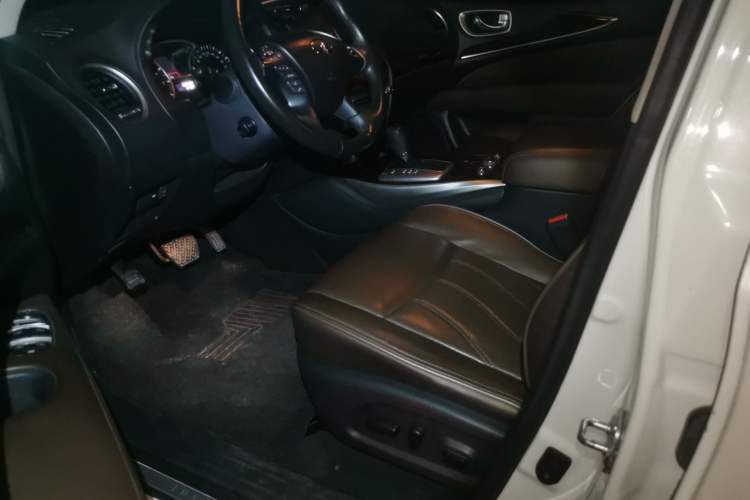 Used Infiniti QX60 2014 2.5 S/C Hybrid Two-Wheel Drive Excellence Edition Left Front Seat