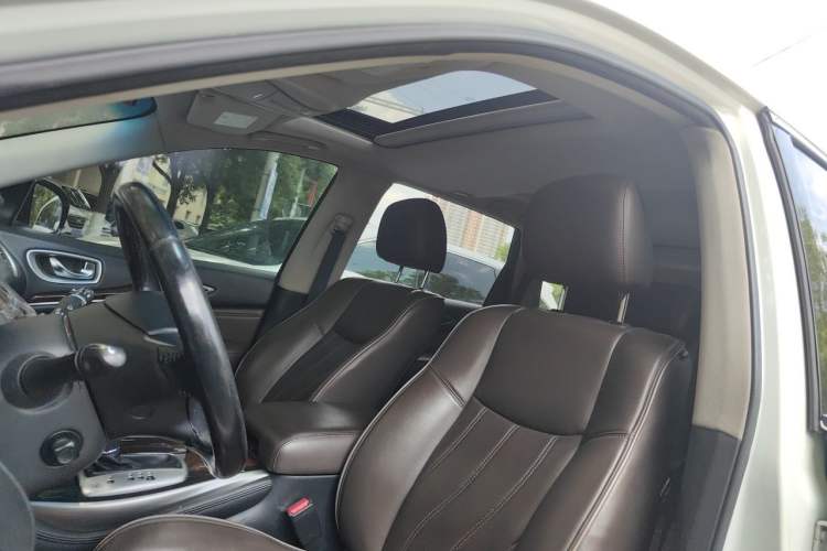 Used Infiniti QX60 2014 2.5 S/C Hybrid Two-Wheel Drive Excellence Edition Left Front Seat