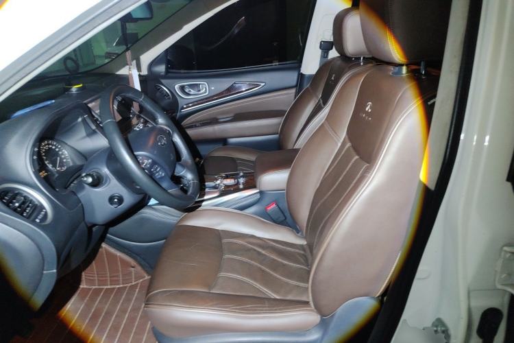 Used Infiniti QX60 2014 3.5L Four-Wheel Drive All-Terrain Version Left Front Seat