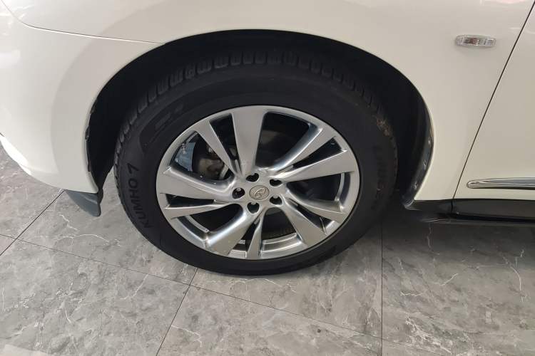 Used Infiniti QX60 2014 2.5 S/C Hybrid Two-Wheel Drive Excellence Edition Left Front Wheel Hub