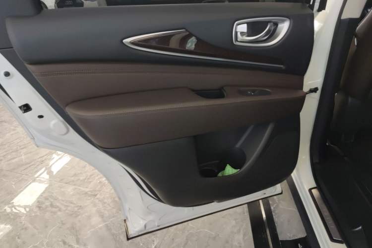 Used Infiniti QX60 2014 2.5 S/C Hybrid Two-Wheel Drive Excellence Edition Left Rear Door Interior