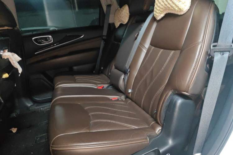 Used Infiniti QX60 2014 2.5 S/C Hybrid Two-Wheel Drive Excellence Edition Left Rear Seat