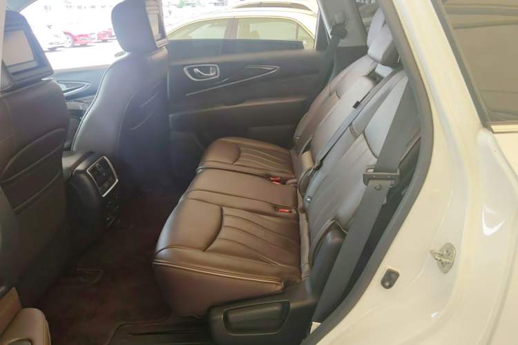 Used Infiniti QX60 2014 2.5 S/C Hybrid All-Wheel-Drive Versatile Edition Left Rear Seat