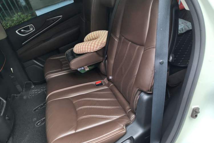Used Infiniti QX60 2014 2.5 S/C Hybrid Two-Wheel Drive Excellence Edition Left Rear Seat
