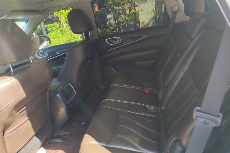 Used Infiniti QX60 2014 2.5 S/C Hybrid Two-Wheel Drive Excellence Edition Left Rear Seat
