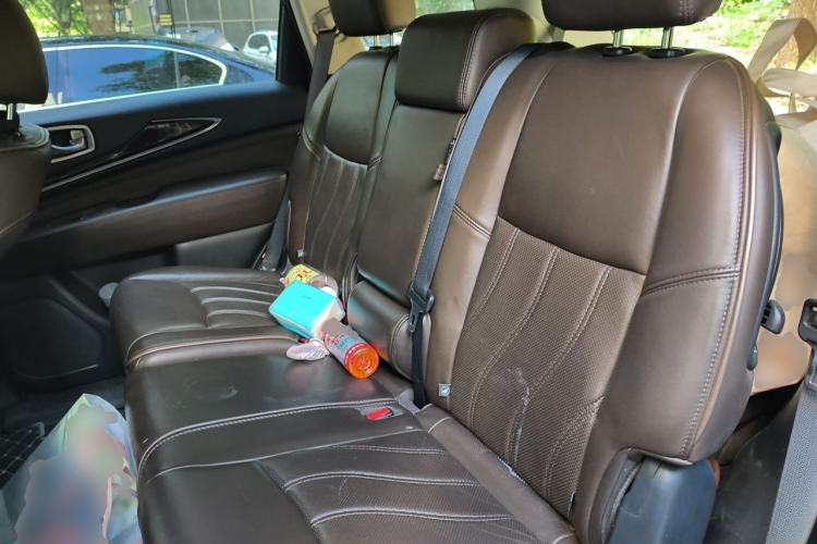 Used Infiniti QX60 2014 2.5 S/C Hybrid Two-Wheel Drive Excellence Edition Left Rear Seat