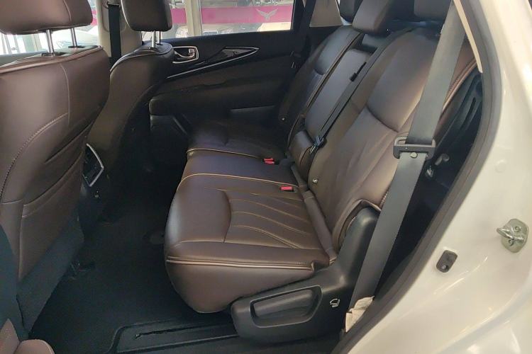 Used Infiniti QX60 2014 2.5 S/C Hybrid Two-Wheel Drive Excellence Edition Left Rear Seat