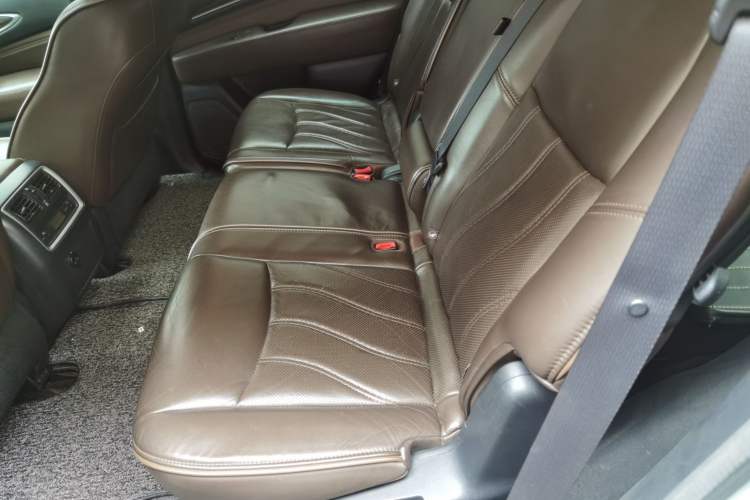 Used Infiniti QX60 2014 2.5 S/C Hybrid Two-Wheel Drive Excellence Edition Left Rear Seat