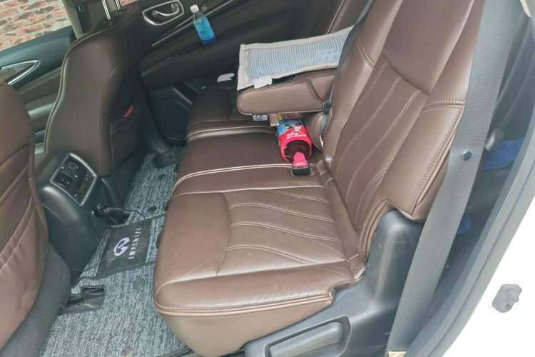 Used Infiniti QX60 2014 2.5 S/C Hybrid Two-Wheel Drive Excellence Edition Left Rear Seat