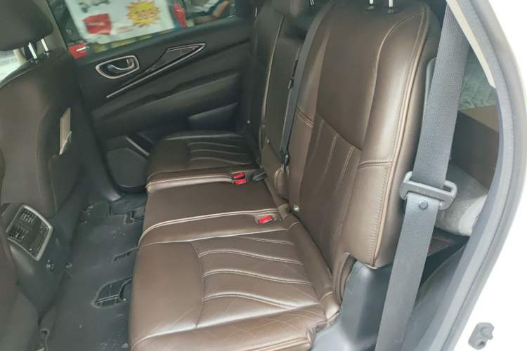 Used Infiniti QX60 2014 2.5 S/C Hybrid Two-Wheel Drive Excellence Edition Left Rear Seat