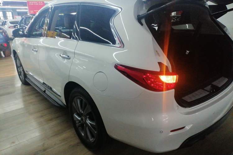 Used Infiniti QX60 2014 3.5L Four-Wheel Drive All-Terrain Version Left Side