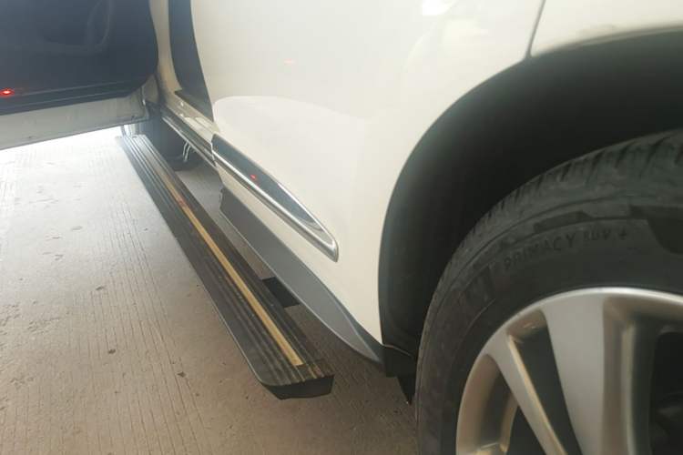 Used Infiniti QX60 2014 2.5 S/C Hybrid All-Wheel-Drive Versatile Edition Left Side Sill