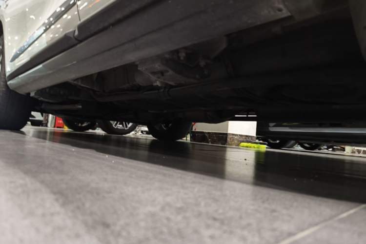Used Infiniti QX60 2014 2.5 S/C Hybrid All-Wheel-Drive Versatile Edition Left Side Sill