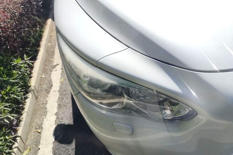 Used Infiniti QX60 2014 2.5 S/C Hybrid Two-Wheel Drive Excellence Edition Right Front Headlight