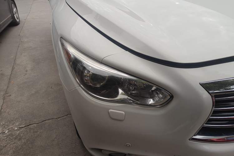 Used Infiniti QX60 2014 2.5 S/C Hybrid Two-Wheel Drive Excellence Edition Right Front Headlight