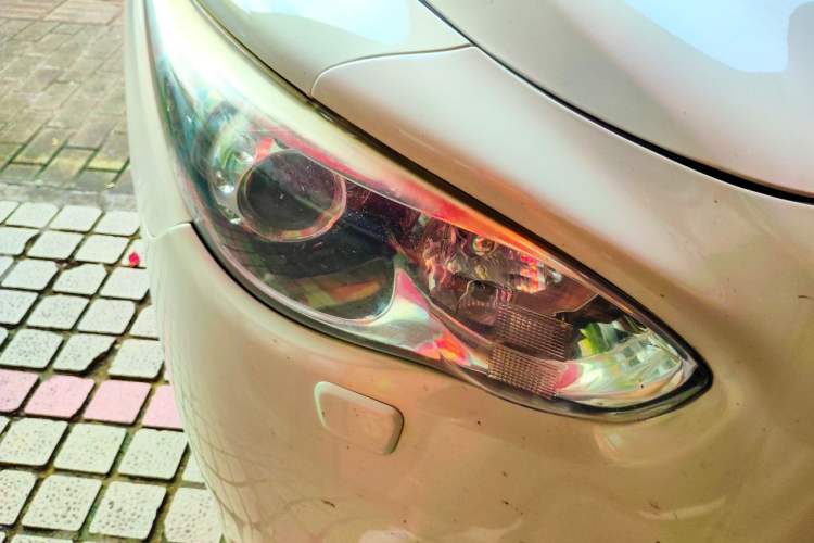 Used Infiniti QX60 2014 3.5L Four-Wheel Drive All-Terrain Version Right Front Headlight