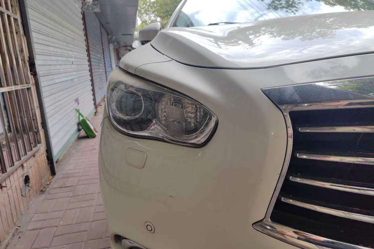 Used Infiniti QX60 2014 2.5 S/C Hybrid Two-Wheel Drive Excellence Edition Right Front Headlight