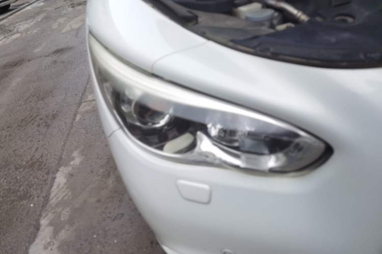 Used Infiniti QX60 2014 2.5 S/C Hybrid Two-Wheel Drive Excellence Edition Right Front Headlight