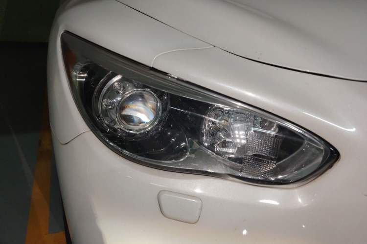 Used Infiniti QX60 2014 3.5L Four-Wheel Drive All-Terrain Version Right Front Headlight