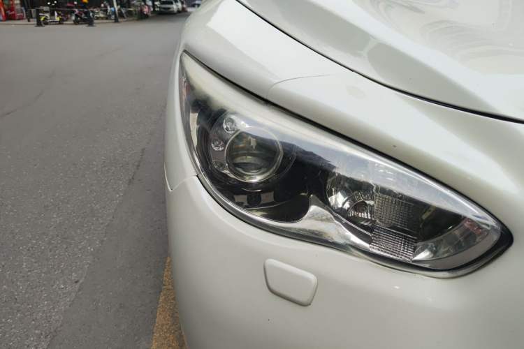 Used Infiniti QX60 2014 2.5 S/C Hybrid Two-Wheel Drive Excellence Edition Right Front Headlight
