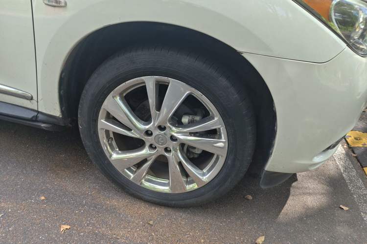 Used Infiniti QX60 2014 2.5 S/C Hybrid Two-Wheel Drive Excellence Edition Right Front Wheel Hub