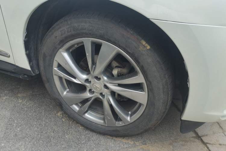 Used Infiniti QX60 2014 2.5 S/C Hybrid Two-Wheel Drive Excellence Edition Right Front Wheel Hub