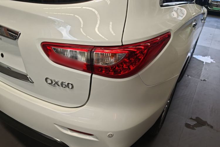 Used Infiniti QX60 2014 2.5 S/C Hybrid Two-Wheel Drive Excellence Edition Right Rear Taillight