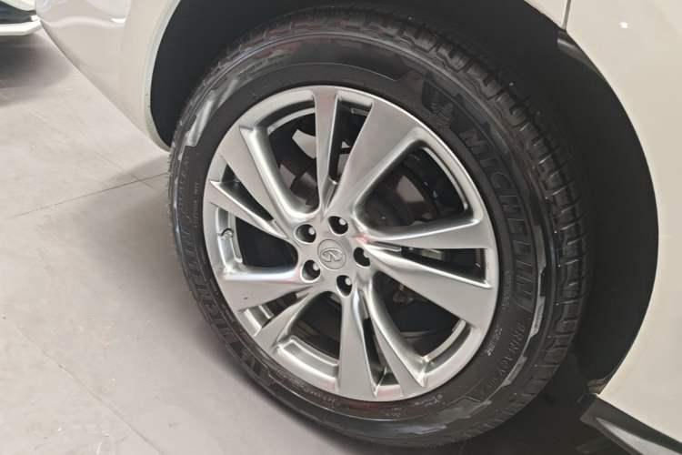 Used Infiniti QX60 2014 2.5 S/C Hybrid Two-Wheel Drive Excellence Edition Right Rear Wheel Hub