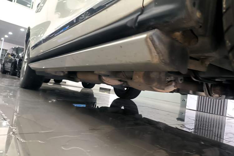 Used Infiniti QX60 2014 3.5L Two-Wheel Drive Excellence Edition Right Side Sill