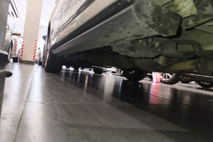 Used Infiniti QX60 2014 2.5 S/C Hybrid All-Wheel-Drive Versatile Edition Right Side Sill