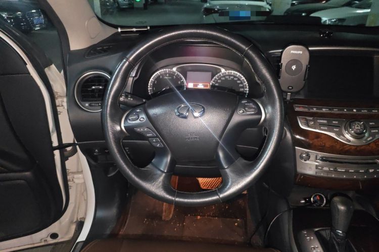 Used Infiniti QX60 2014 2.5 S/C Hybrid Two-Wheel Drive Excellence Edition Steering Wheel