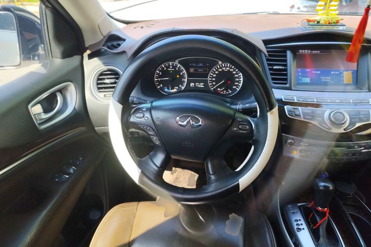 Used Infiniti QX60 2014 2.5 S/C Hybrid Two-Wheel Drive Excellence Edition Steering Wheel