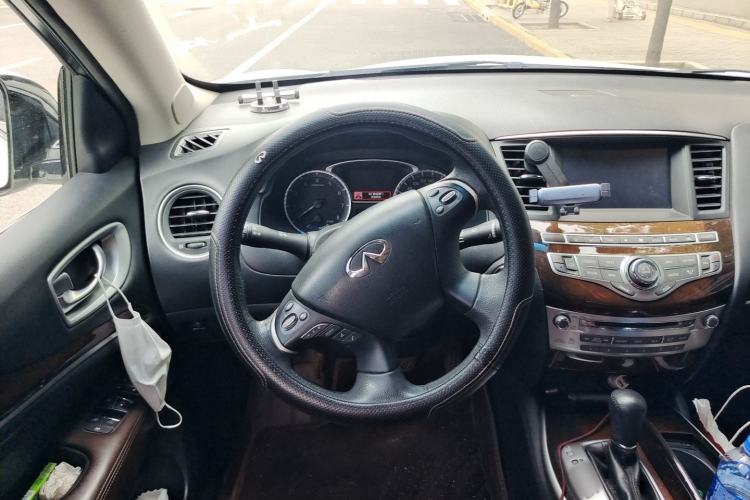 Used Infiniti QX60 2014 2.5 S/C Hybrid Two-Wheel Drive Excellence Edition Steering Wheel