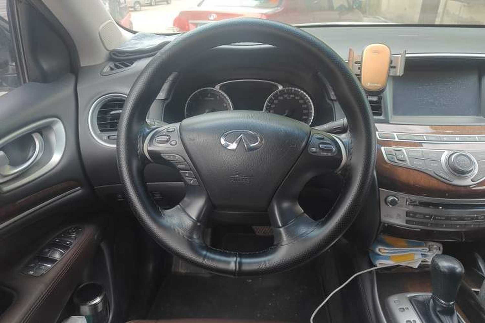 Used Infiniti QX60 2014 2.5 S/C Hybrid Two-Wheel Drive Excellence Edition Steering Wheel